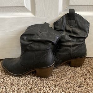 Black Boots